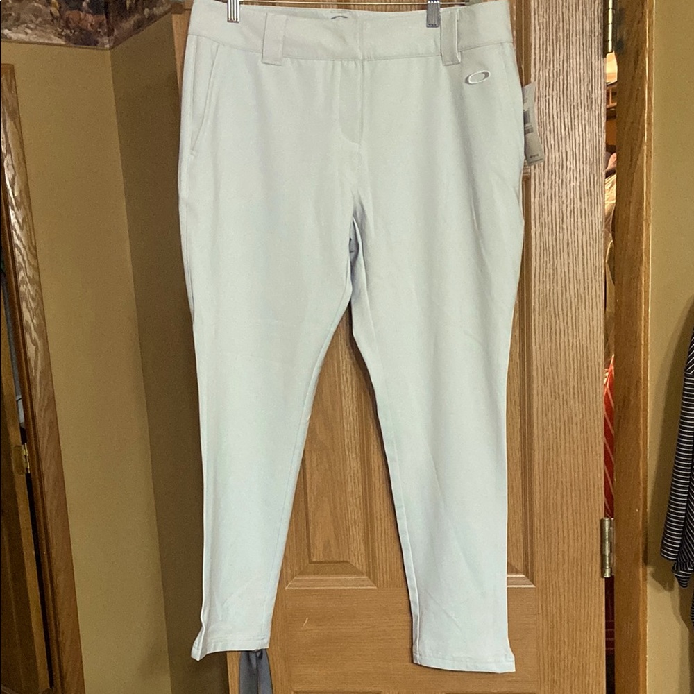 Women’s Oakley Golf ankle pants. Size 12